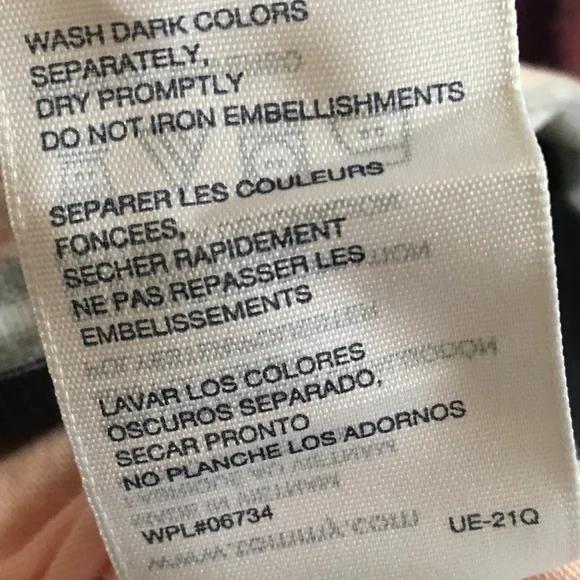 Tommy Hilfiger Boys Pink/Blue Striped T-shirt size 4. - Picture 4 of 5